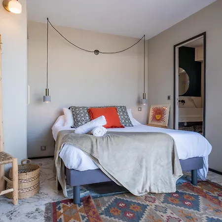 2-br Rooftop In Palm 2-min Walk To Beaches Apartment *