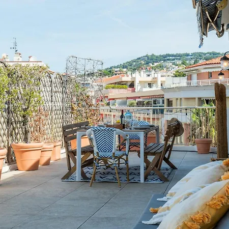 2-br Rooftop In Palm 2-min Walk To Beaches Apartment Cannes