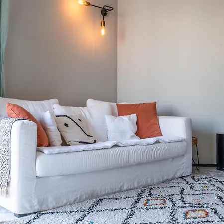 Apartment 2-br Rooftop In Palm 2-min Walk To Beaches